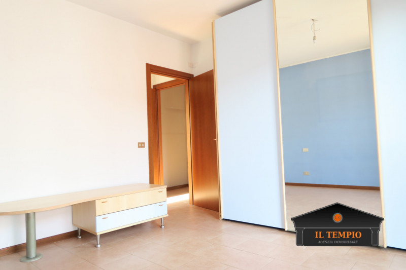 Mini appartamento di ampie dimensioni con terrazzo e doppi garage – ottima esposizione

Proponiam...