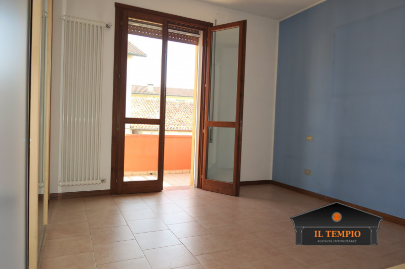 Mini appartamento di ampie dimensioni con terrazzo e doppi garage – ottima esposizione

Proponiam...