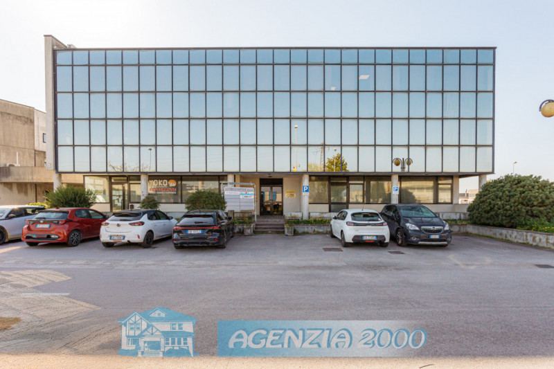 A CONSELVE IN ZONA INDUSTRIALE NEL MEZZO DELLE ATTIVITA' COMMERCIALI E PRODUTTIVE IL TUO NUOVO EL...