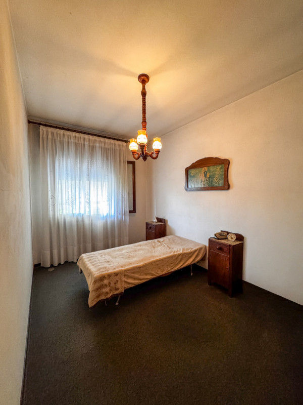 COMPOSIZIONE:
Proponiamo in vendita casa singola con scoperto di pertinenza. Al piano terra trovi...