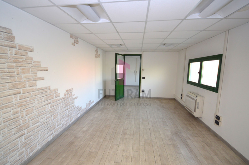 Tra GRISIGNANO DI ZOCCO e MONTEGALDA - Rif. 672FUTURAM - Per info 0444/310220 
A circa 3 km dal c...