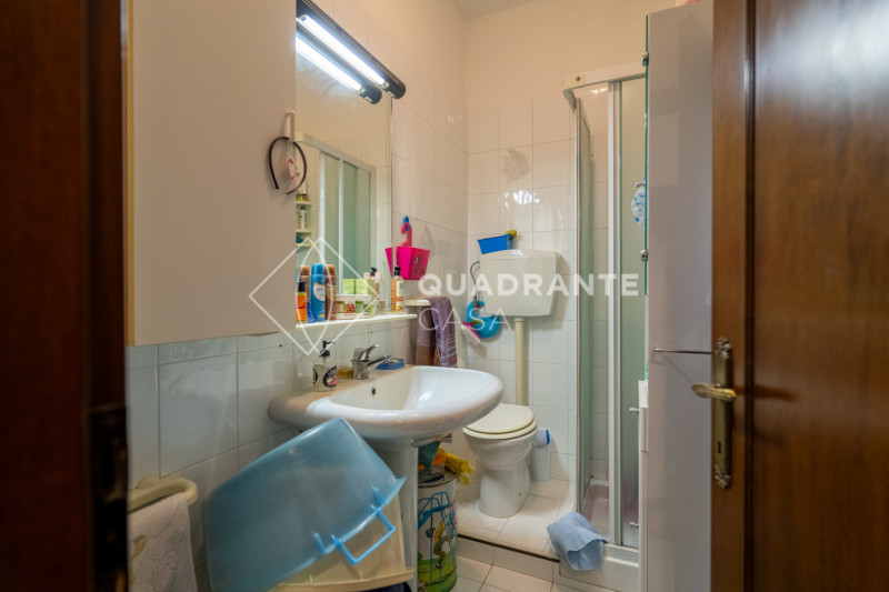 ABANO TERME - In una tranquilla zona di Abano Terme, proponiamo in vendita una porzione di bifami...