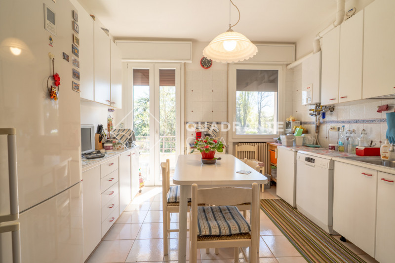 ABANO TERME - In una tranquilla zona di Abano Terme, proponiamo in vendita una porzione di bifami...