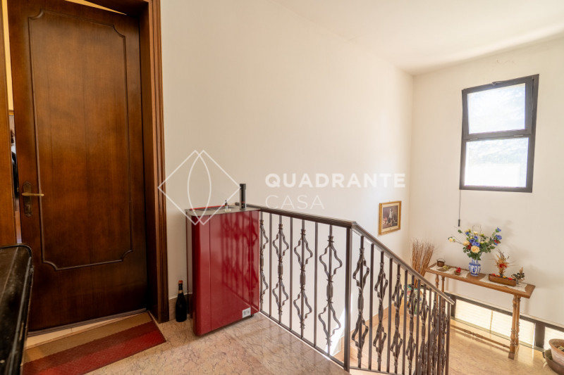 ABANO TERME - In una tranquilla zona di Abano Terme, proponiamo in vendita una porzione di bifami...