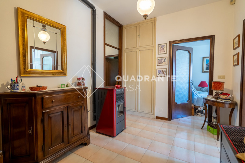 ABANO TERME - In una tranquilla zona di Abano Terme, proponiamo in vendita una porzione di bifami...