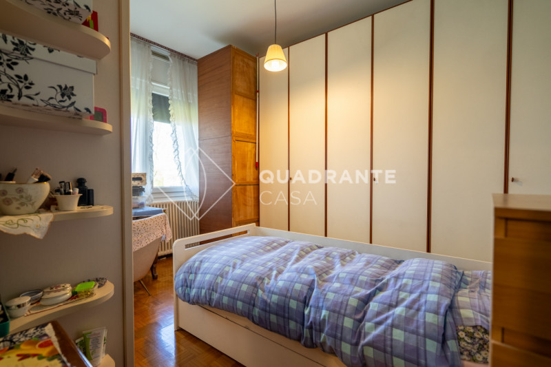 ABANO TERME - In una tranquilla zona di Abano Terme, proponiamo in vendita una porzione di bifami...