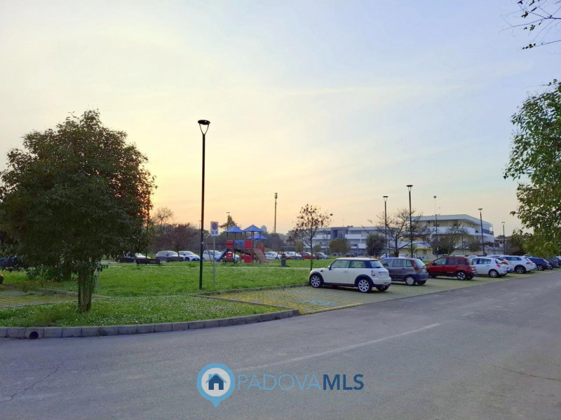 Immobile in esclusiva al Gruppo Padova MLS 

MONTEGROTTO TERME – TERRENO EDIFICABILE IN POSIZIONE...