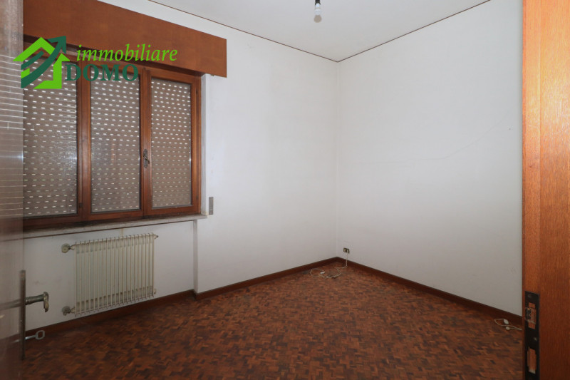 TRISSINO: proponiamo CASA SINGOLA terratetto di circa 350 m² nella tranquilla e verdeggiante zona...