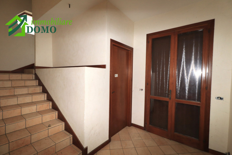 TRISSINO: proponiamo CASA SINGOLA terratetto di circa 350 m² nella tranquilla e verdeggiante zona...