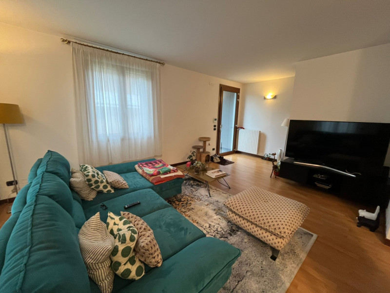 Scopri un'opportunità unica nel cuore di Albignasego, nella tranquilla e ricercata zona Ferri. Ti...