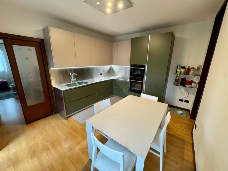 Scopri un'opportunità unica nel cuore di Albignasego, nella tranquilla e ricercata zona Ferri. Ti...