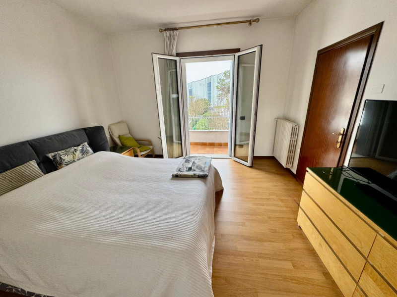 Scopri un'opportunità unica nel cuore di Albignasego, nella tranquilla e ricercata zona Ferri. Ti...