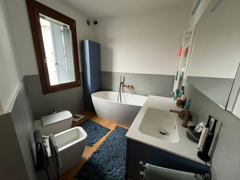 Scopri un'opportunità unica nel cuore di Albignasego, nella tranquilla e ricercata zona Ferri. Ti...