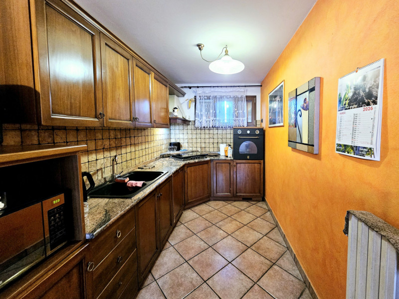 A Ospedaletto Euganeo, in una posizione strategica e comoda alle principali arterie stradali, pro...