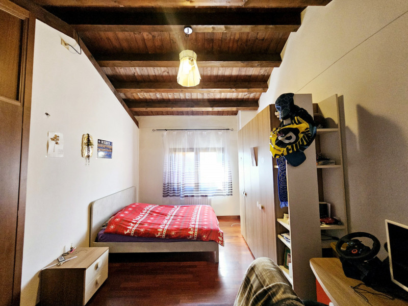 A Ospedaletto Euganeo, in una posizione strategica e comoda alle principali arterie stradali, pro...