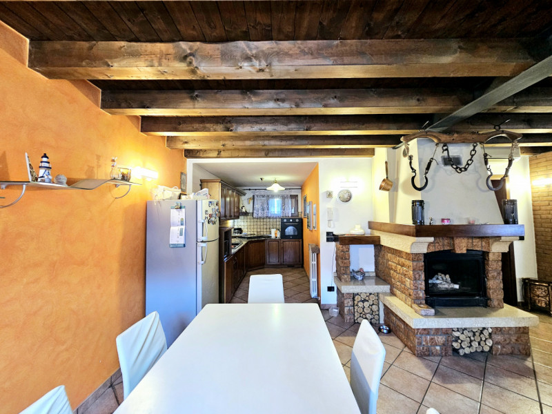 A Ospedaletto Euganeo, in una posizione strategica e comoda alle principali arterie stradali, pro...