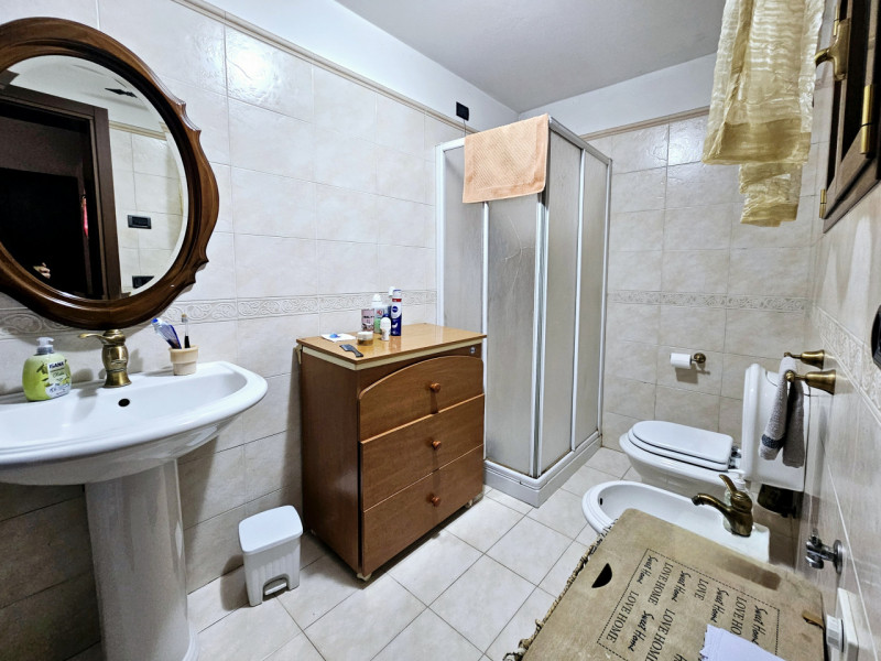 A Ospedaletto Euganeo, in una posizione strategica e comoda alle principali arterie stradali, pro...