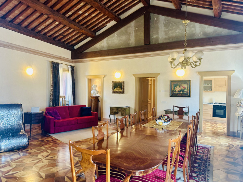 VICENZA - centro storico: Nel cuore del centro storico di Vicenza, in un contesto esclusivo e ris...