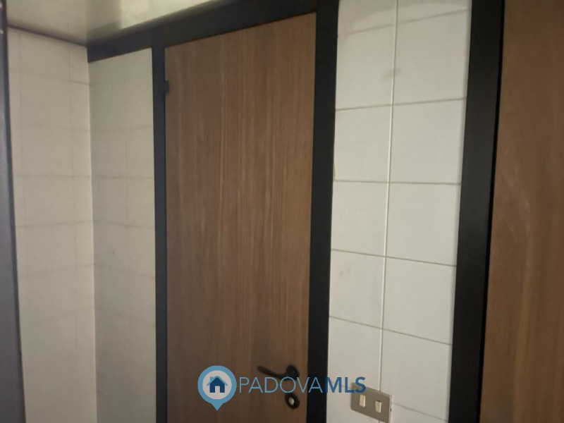 Immobile in esclusiva al Gruppo Padova MLS 

SACCOLONGO Nella zona industriale-artigianale di Sac...