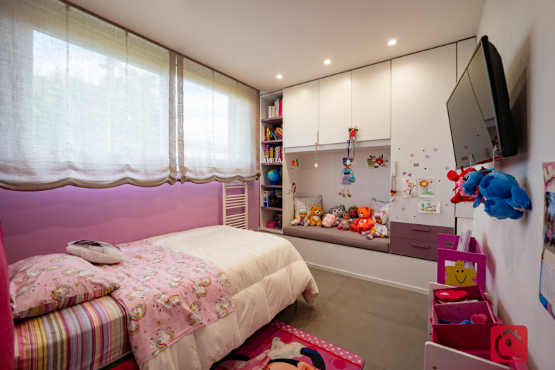 Proponiamo in vendita una splendida villa moderna situata nel cuore di Piove di Sacco, ideale per...