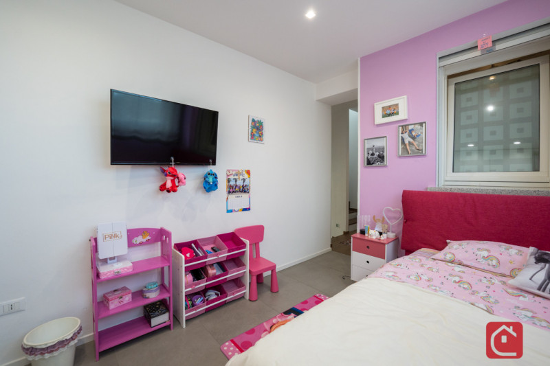 Proponiamo in vendita una splendida villa moderna situata nel cuore di Piove di Sacco, ideale per...