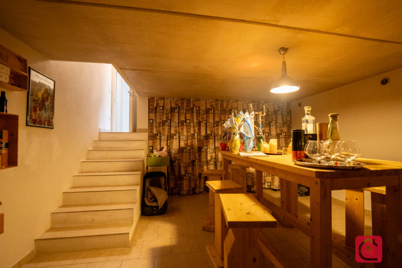 Proponiamo in vendita una splendida villa moderna situata nel cuore di Piove di Sacco, ideale per...