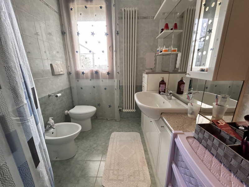 In un contesto residenziale tranquillo e curato, in una via chiusa e riservata a Povolaro, a brev...