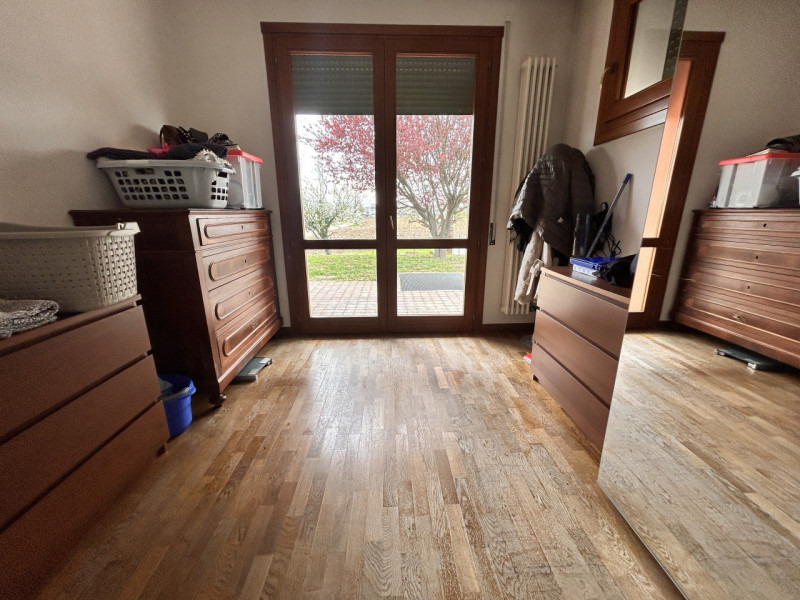 In un contesto residenziale tranquillo e curato, in una via chiusa e riservata a Povolaro, a brev...