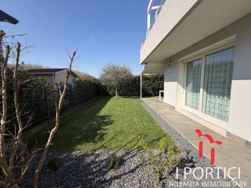 San Dono -
Proponiamo in vendita elegante appartamento al piano terra inserito in un contesto ris...