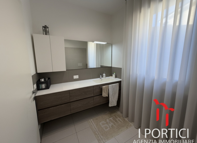 San Dono -
Proponiamo in vendita elegante appartamento al piano terra inserito in un contesto ris...