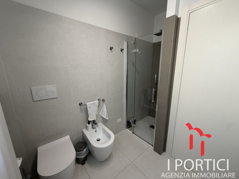 San Dono -
Proponiamo in vendita elegante appartamento al piano terra inserito in un contesto ris...