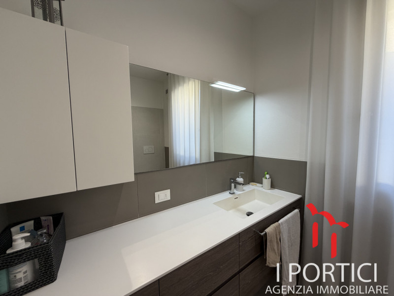 San Dono -
Proponiamo in vendita elegante appartamento al piano terra inserito in un contesto ris...