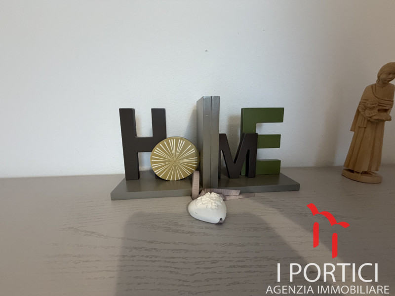 San Dono -
Proponiamo in vendita elegante appartamento al piano terra inserito in un contesto ris...