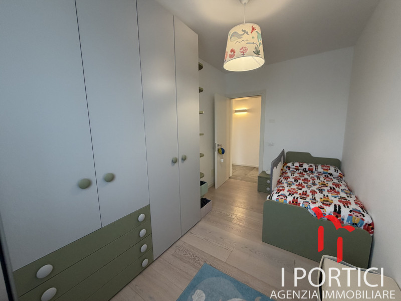 San Dono -
Proponiamo in vendita elegante appartamento al piano terra inserito in un contesto ris...