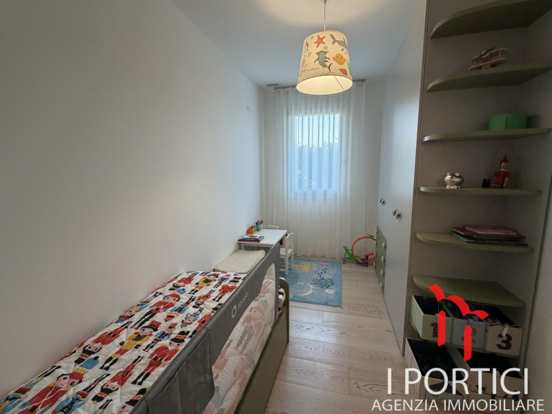 San Dono -
Proponiamo in vendita elegante appartamento al piano terra inserito in un contesto ris...