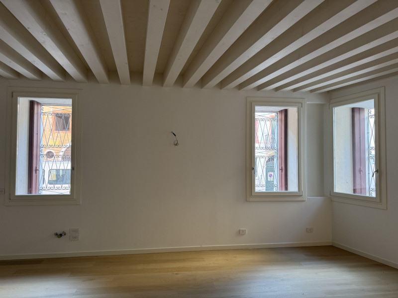 Rif. BA279 (per info +39 3923361100 Beatrice)

In una delle vie più caratteristiche del centro st...