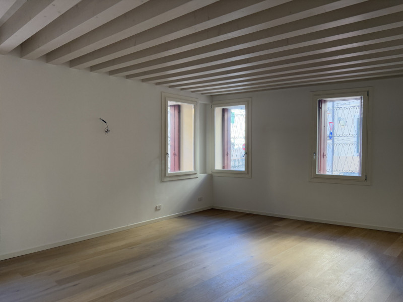 Rif. BA279 (per info +39 3923361100 Beatrice)

In una delle vie più caratteristiche del centro st...