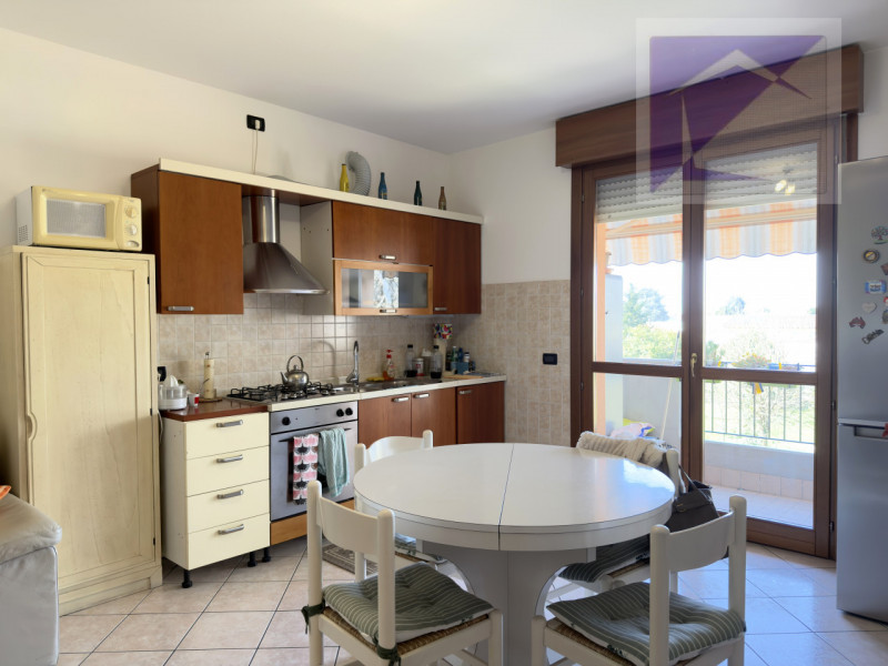 San Martino di Lupari – In pieno centro paese, situato al secondo e ultimo piano di una palazzina...