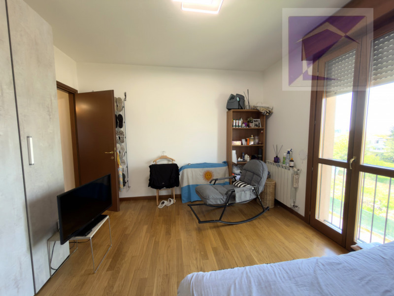 San Martino di Lupari – In pieno centro paese, situato al secondo e ultimo piano di una palazzina...