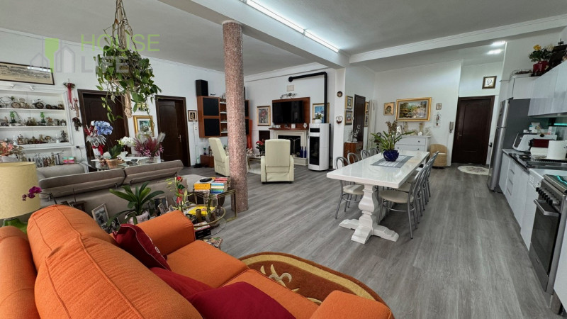 MONTE DI MALO-CENTRO: Luminoso e ampio APPARTAMENTO con quattro camere matrimoniali e un salone d...