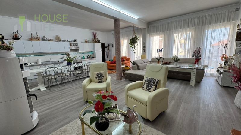 MONTE DI MALO – CENTRO: In posizione centrale e comoda a tutti i servizi, proponiamo in vendita u...