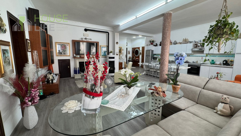 MONTE DI MALO – CENTRO: In posizione centrale e comoda a tutti i servizi, proponiamo in vendita u...