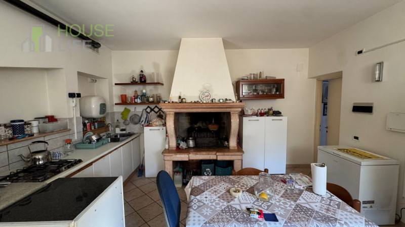 MONTE DI MALO – CENTRO: In posizione centrale e comoda a tutti i servizi, proponiamo in vendita u...