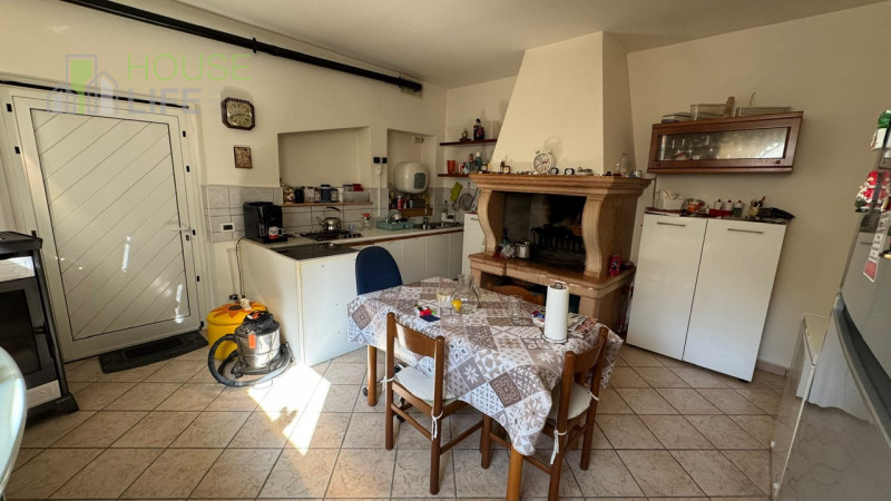 MONTE DI MALO – CENTRO: In posizione centrale e comoda a tutti i servizi, proponiamo in vendita u...