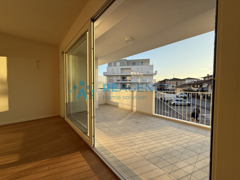 CREAZZO

Stai cercando un TRICAMERE di nuova costruzione IN PRONTA CONSEGNA?
Prezzo €280.000,00

...