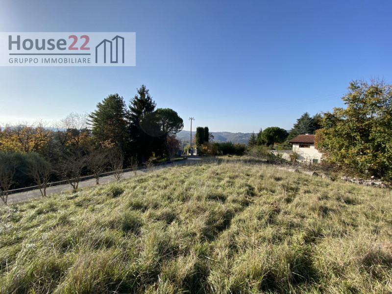 ARCUGNANO-VICENZA. Un’esclusiva tenuta classica dall'elevato potenziale in POSIZIONE ELITARIA. 

...