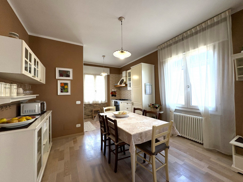 Rif. PSN215
Nel centro di Ponte San Nicolò, proponiamo in vendita un raffinato appartamento indip...