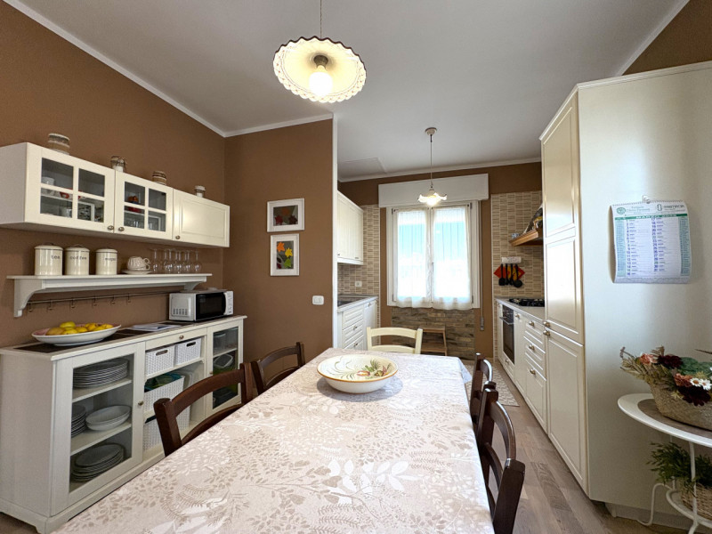 Rif. PSN215
Nel centro di Ponte San Nicolò, proponiamo in vendita un raffinato appartamento indip...