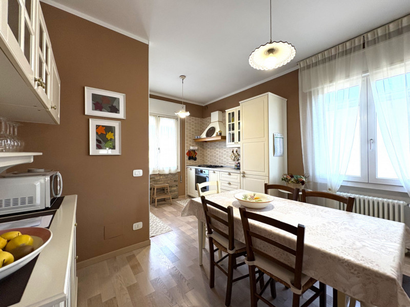 Rif. PSN215
Nel centro di Ponte San Nicolò, proponiamo in vendita un raffinato appartamento indip...