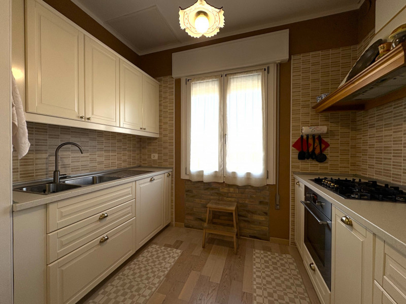 Rif. PSN215
Nel centro di Ponte San Nicolò, proponiamo in vendita un raffinato appartamento indip...